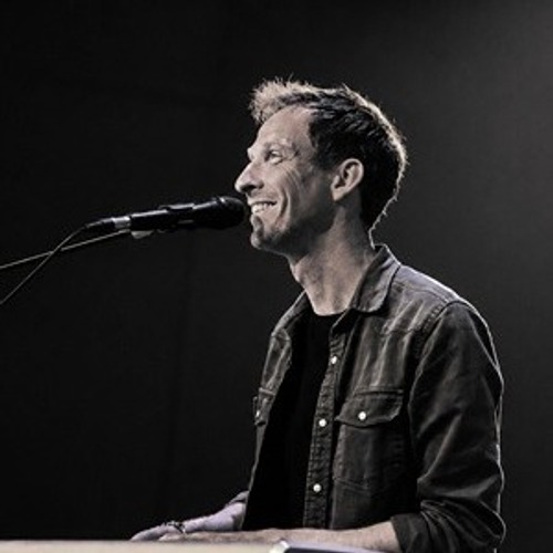 Gratis lunchconcert: kleinkunst door Chris Langedijk